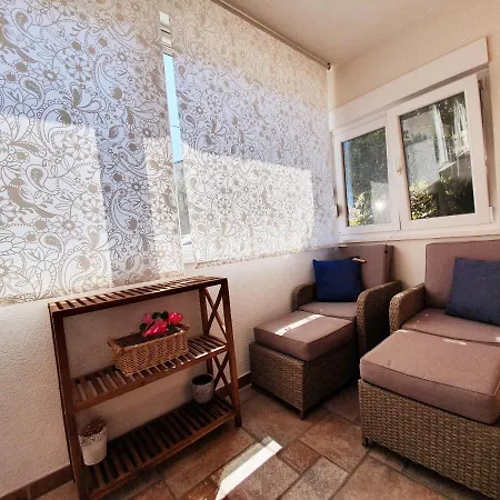 Apartment Mikulic 2 *